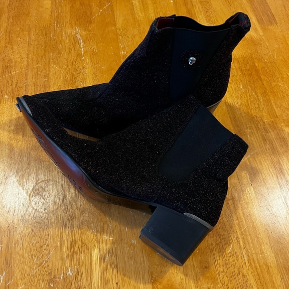 Selling this Jeffery West “Muse” boots. Never worn!! - Picture 5 of 6